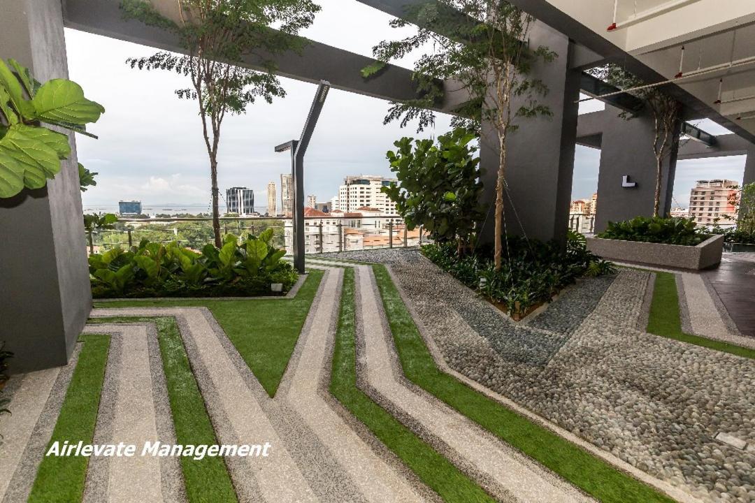 Tropicana 218 X Airlevate Suites George Town Zewnętrze zdjęcie